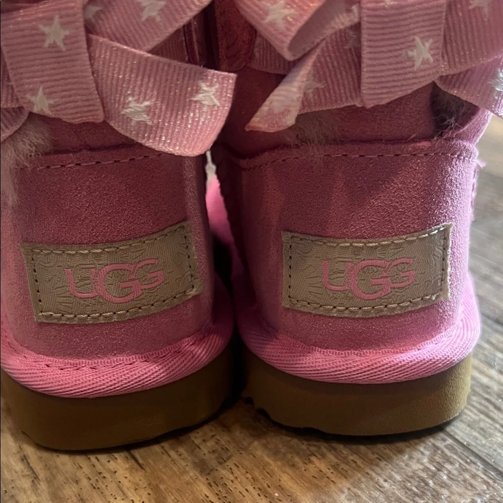 NWOT UGG Bailey Bow Boot Star